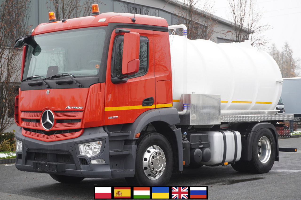 MERCEDES-BENZ Actros 1833 / 260 tho. km / NEW septic tank 11000 l - Camião cisterna: foto 1 MERCEDES-BENZ Actros 1833 / 260 tho. km / NEW septic tank 11000 l - Camião cisterna: foto 1
