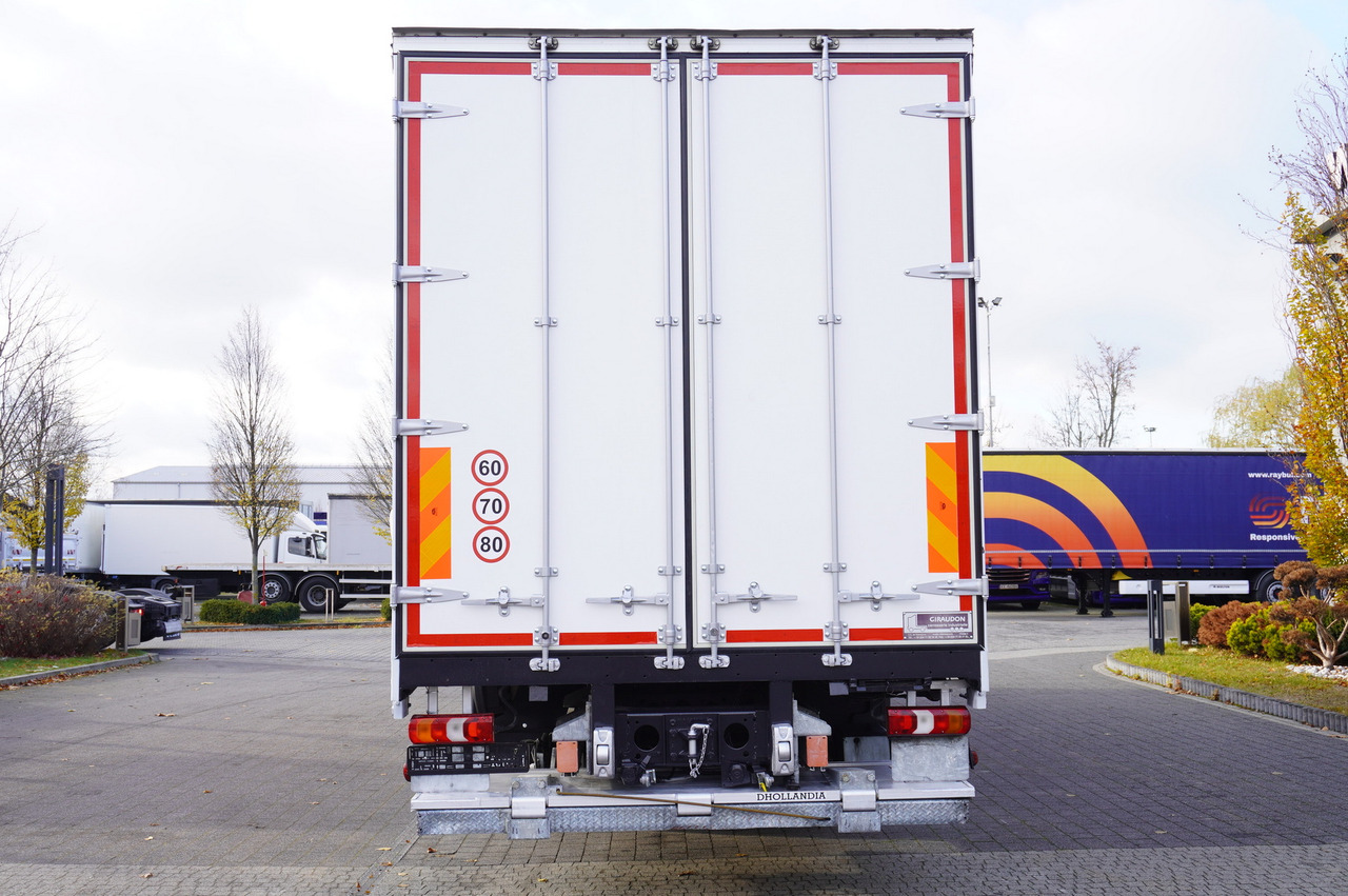MERCEDES-BENZ Actros 1835 E6 4×2 / Curtainsider 21 pallets / tail lift 1.5t - Camião de lona: foto 2 MERCEDES-BENZ Actros 1835 E6 4×2 / Curtainsider 21 pallets / tail lift 1.5t - Camião de lona: foto 2
