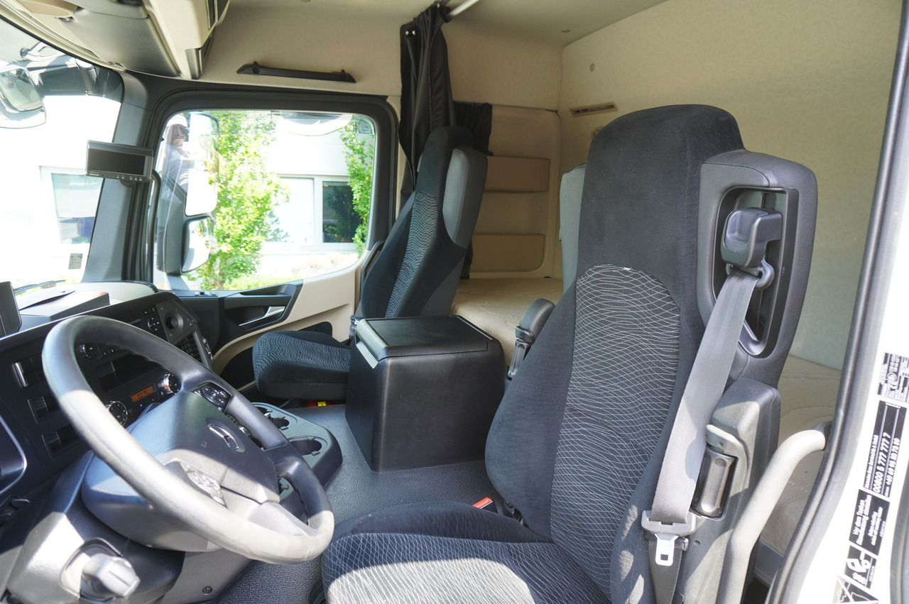 Camião basculante MERCEDES-BENZ Actros 1840 / New 3-side tipper 10 EPAL / Diff. lock / Load cap 10 t: foto 19 Camião basculante MERCEDES-BENZ Actros 1840 / New 3-side tipper 10 EPAL / Diff. lock / Load cap 10 t: foto 19