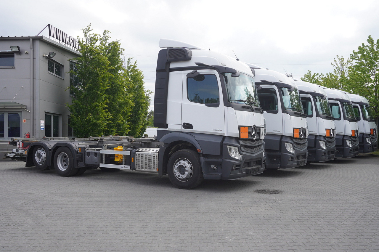 MERCEDES-BENZ Actros 2545 6×2 MP5 / ADR AT / 12 units - Camião transportador de contêineres/ Caixa móvel: foto 2 MERCEDES-BENZ Actros 2545 6×2 MP5 / ADR AT / 12 units - Camião transportador de contêineres/ Caixa móvel: foto 2