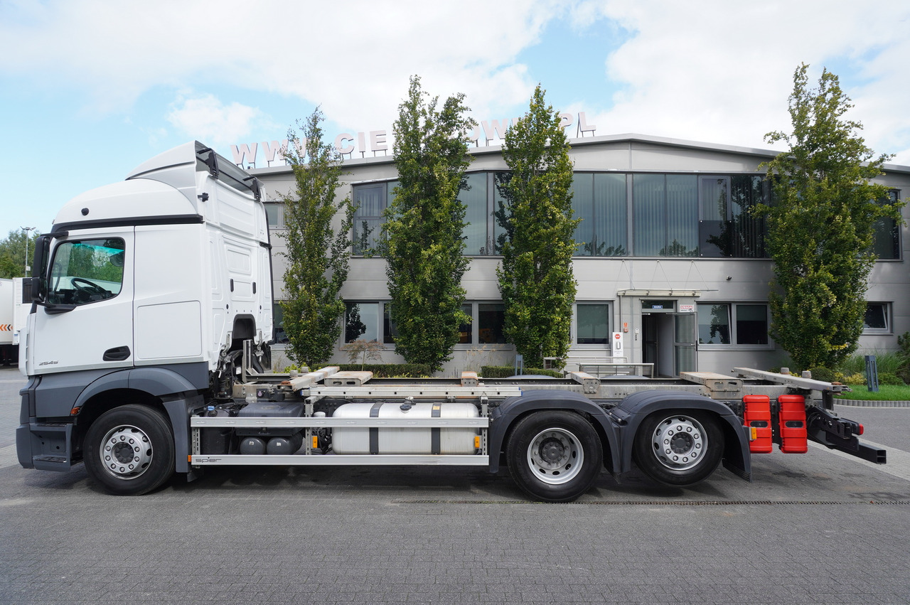 MERCEDES-BENZ Actros 2545 6×2 MP5 / Full ADR / 2 units - Camião transportador de contêineres/ Caixa móvel: foto 3 MERCEDES-BENZ Actros 2545 6×2 MP5 / Full ADR / 2 units - Camião transportador de contêineres/ Caixa móvel: foto 3