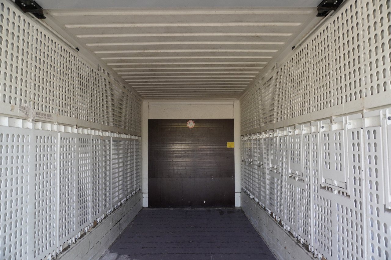 MERCEDES-BENZ Actros 2545 MP5 / KRONE 18 EPAL box body / ADR AT - Camião frigorífico: foto 4 MERCEDES-BENZ Actros 2545 MP5 / KRONE 18 EPAL box body / ADR AT - Camião frigorífico: foto 4