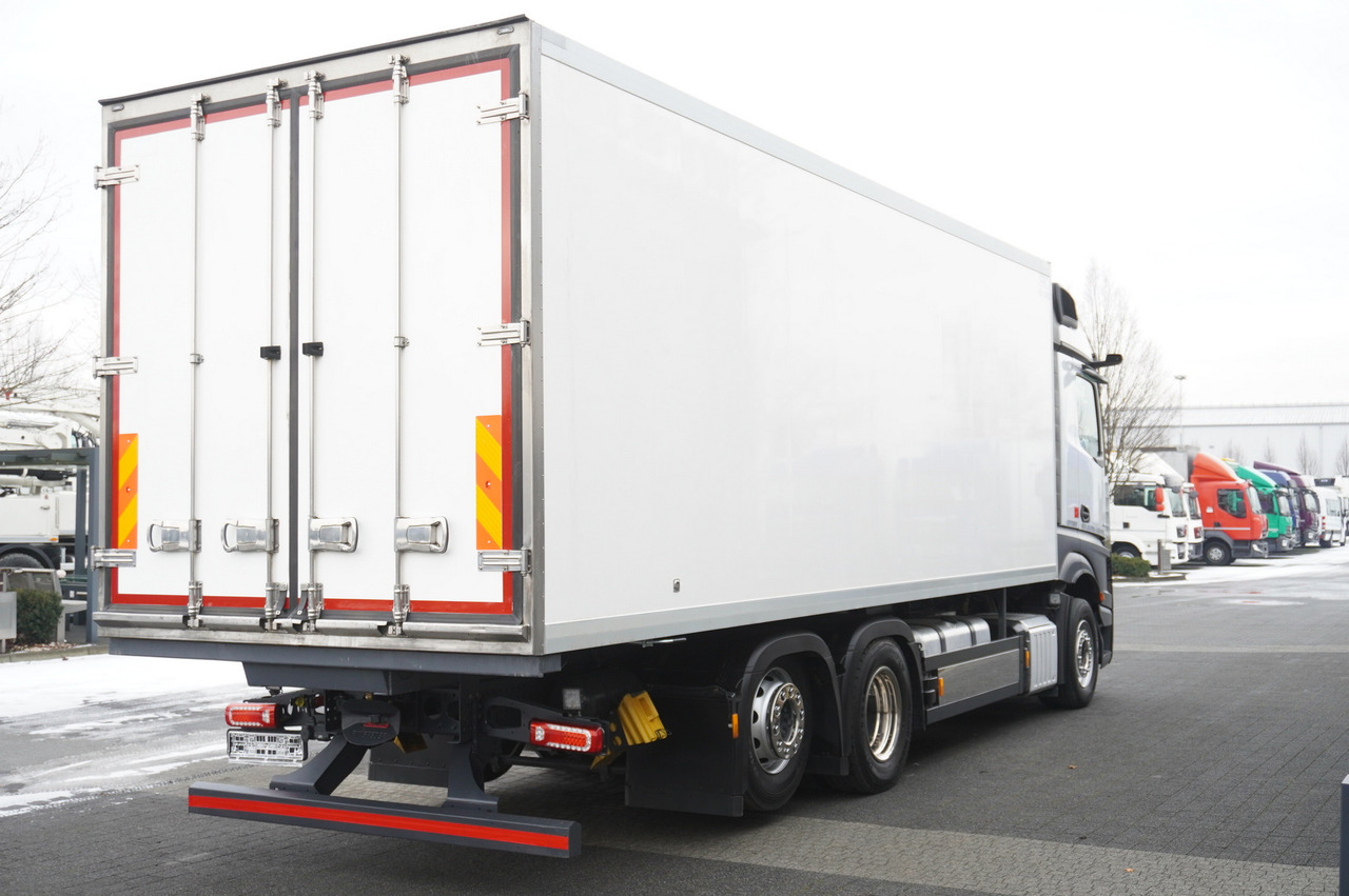 MERCEDES-BENZ Actros 2545 / Zaibas meat hook refrigerator 18 EPAL / 2022 - Camião frigorífico: foto 3 MERCEDES-BENZ Actros 2545 / Zaibas meat hook refrigerator 18 EPAL / 2022 - Camião frigorífico: foto 3