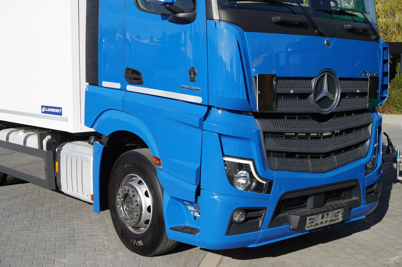Camião frigorífico MERCEDES-BENZ Actros 2548 E6 / GIGA / Cab Lounge chair / Lamberet Refrigerator / Carrier Supra 950: foto 11