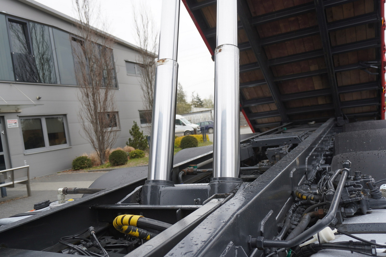 Camião de caixa aberta/ Plataforma MERCEDES-BENZ Actros 3563 8x4 / Tipper for grain 20 t load capacity: foto 16 Camião de caixa aberta/ Plataforma MERCEDES-BENZ Actros 3563 8x4 / Tipper for grain 20 t load capacity: foto 16