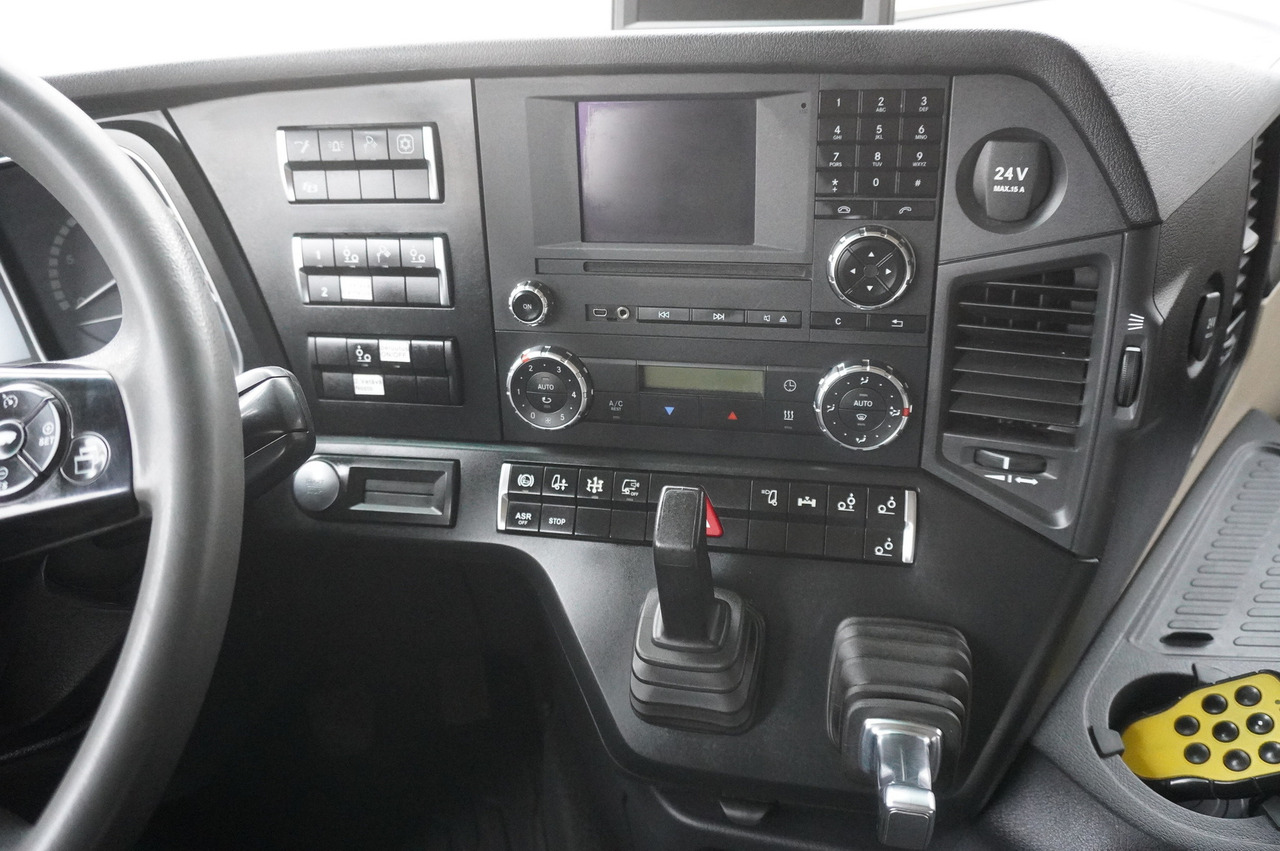 Camião de caixa aberta/ Plataforma MERCEDES-BENZ Actros 3563 8x4 / Tipper for grain 20 t load capacity: foto 28 Camião de caixa aberta/ Plataforma MERCEDES-BENZ Actros 3563 8x4 / Tipper for grain 20 t load capacity: foto 28