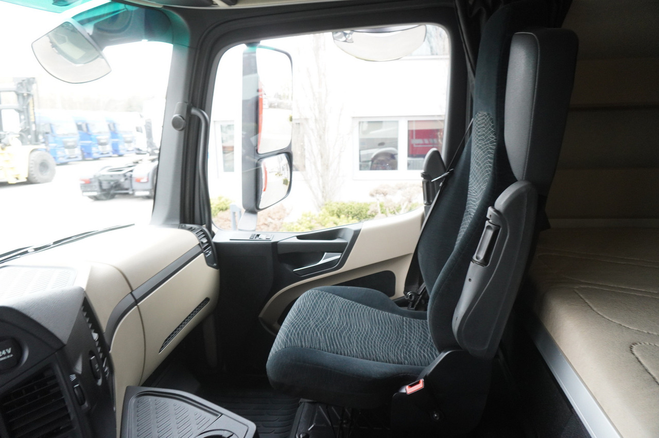 Camião de caixa aberta/ Plataforma MERCEDES-BENZ Actros 3563 8x4 / Tipper for grain 20 t load capacity: foto 33 Camião de caixa aberta/ Plataforma MERCEDES-BENZ Actros 3563 8x4 / Tipper for grain 20 t load capacity: foto 33