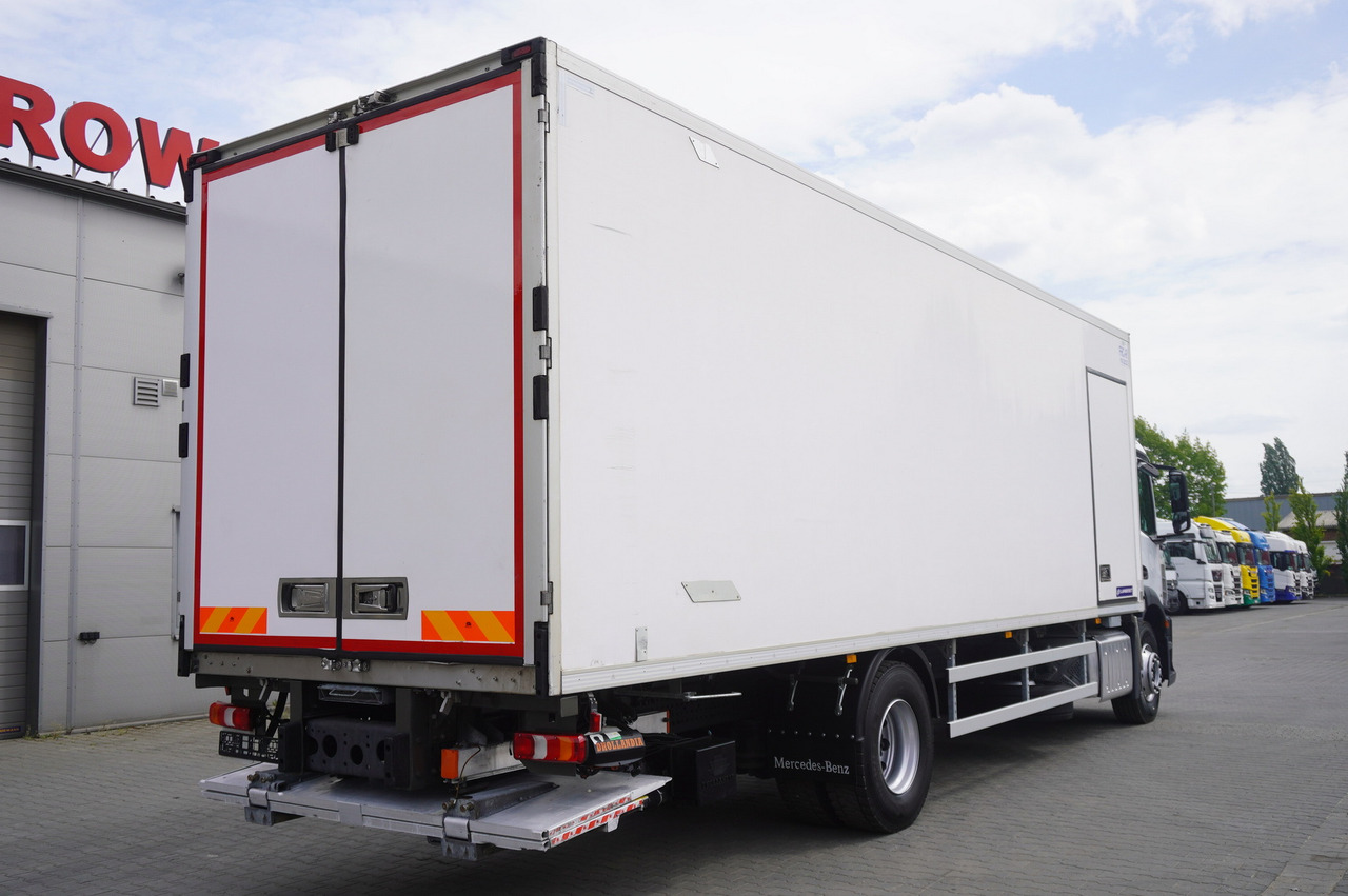 MERCEDES-BENZ Antos 1830 / Lamberet refrigerator superstructure 22 EPAL / Dhollandia lift 2000 kg - Camião frigorífico: foto 4 MERCEDES-BENZ Antos 1830 / Lamberet refrigerator superstructure 22 EPAL / Dhollandia lift 2000 kg - Camião frigorífico: foto 4