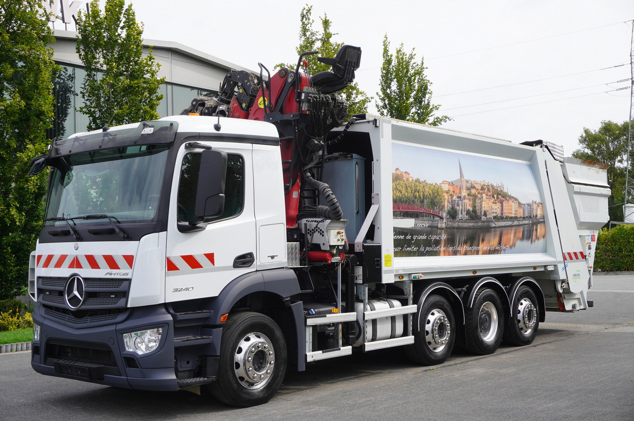 MERCEDES-BENZ Antos 3240 8x2 / Tajfun 5T crane / Farid Industries garbage truck/ 3 steered axles - Caminhão limpa fossa: foto 3 MERCEDES-BENZ Antos 3240 8x2 / Tajfun 5T crane / Farid Industries garbage truck/ 3 steered axles - Caminhão limpa fossa: foto 3