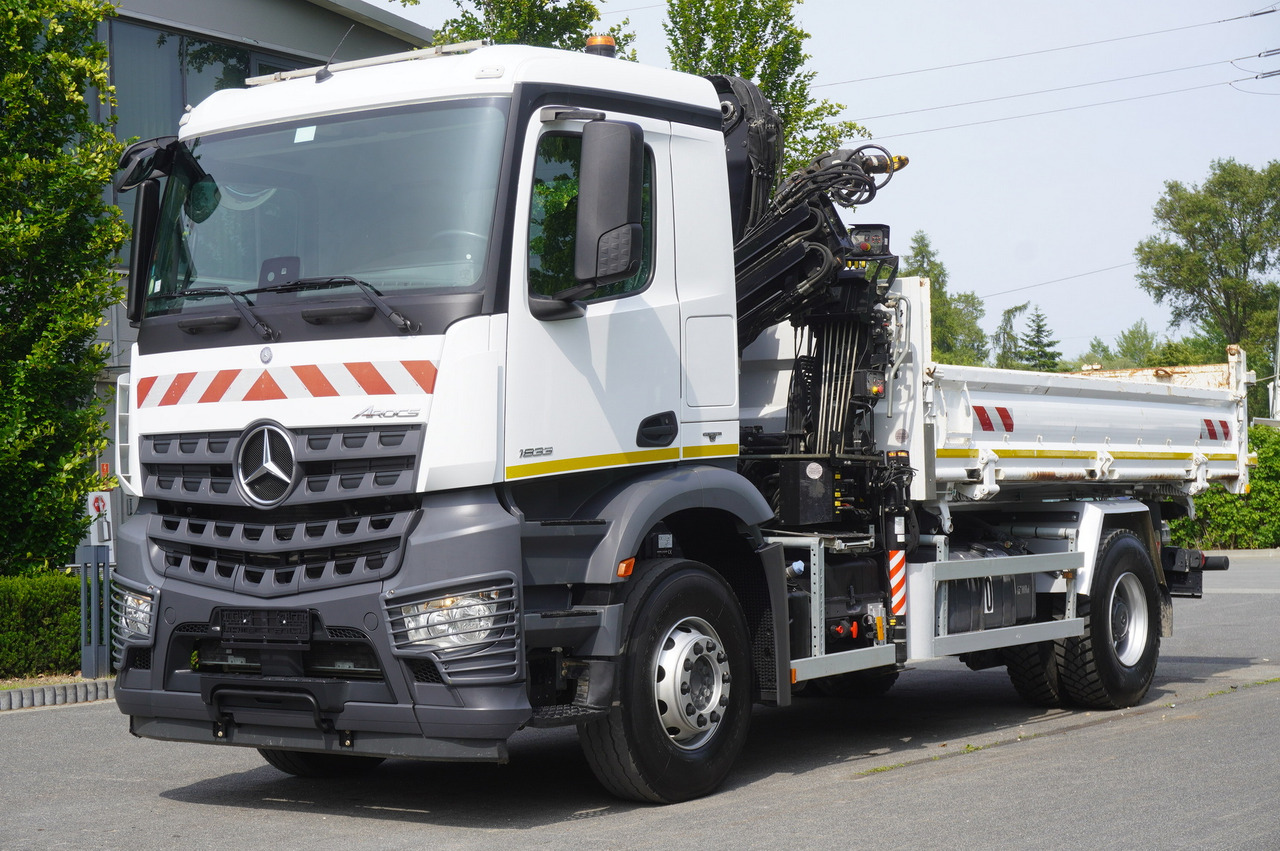 MERCEDES-BENZ Arocs 1833 / 87,000 km!!! / Hds HIAB X-DUO 128 B-2 / three-sided tipper - Camião de caixa aberta/ Plataforma, Camião grua: foto 3 MERCEDES-BENZ Arocs 1833 / 87,000 km!!! / Hds HIAB X-DUO 128 B-2 / three-sided tipper - Camião de caixa aberta/ Plataforma, Camião grua: foto 3