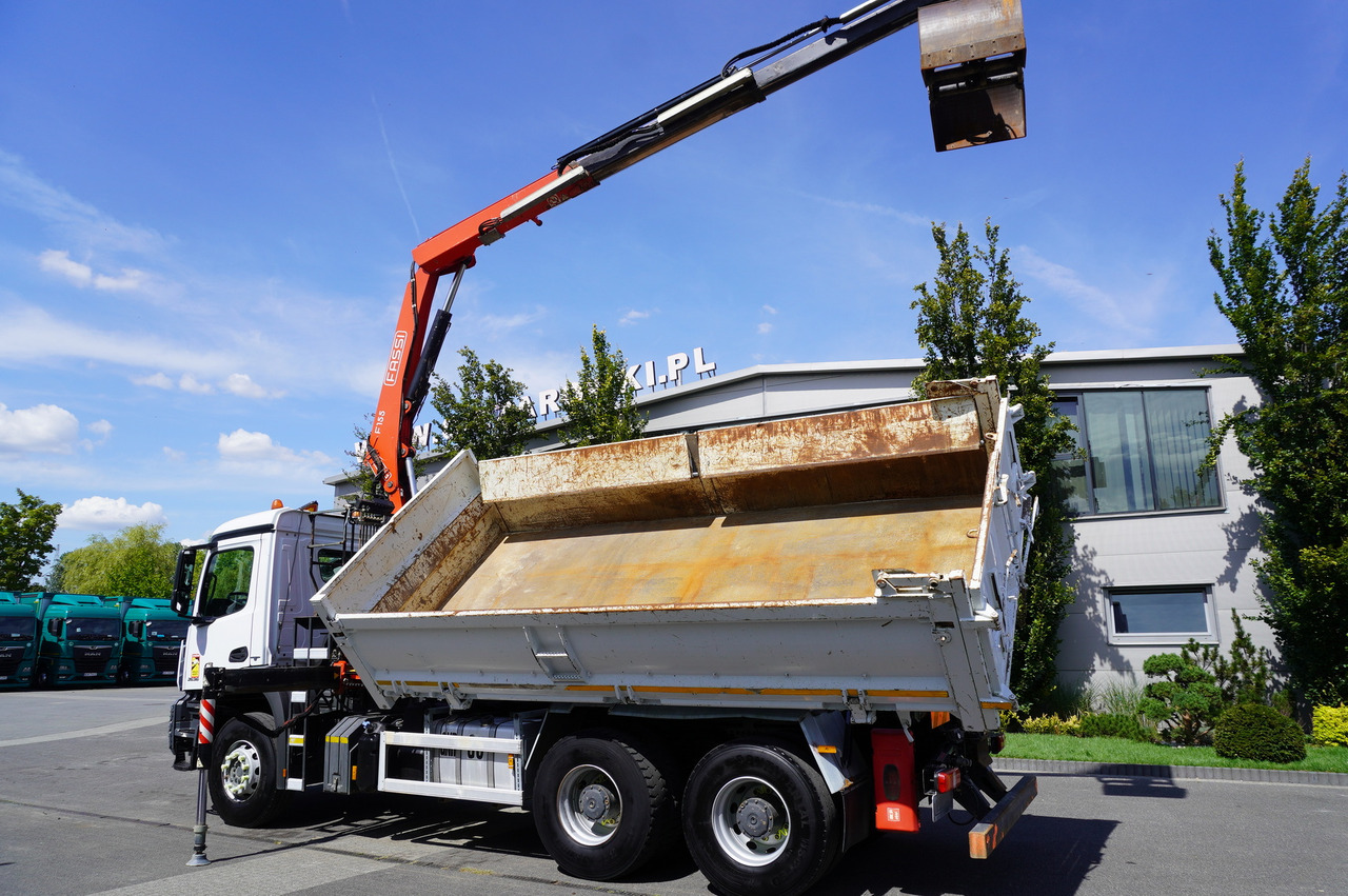 MERCEDES-BENZ Arocs 2636 / 6x4 / HDS Fassi / 3-Way Tipper / Bortmatic - Camião grua: foto 3 MERCEDES-BENZ Arocs 2636 / 6x4 / HDS Fassi / 3-Way Tipper / Bortmatic - Camião grua: foto 3
