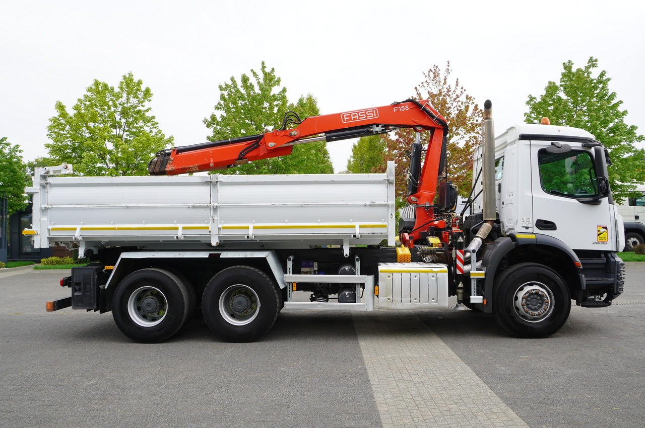 Camião basculante, Camião grua MERCEDES-BENZ Arocs 2636 / 6x4 / HDS Fassi / 3-Way Tipper / Bortmatic: foto 17