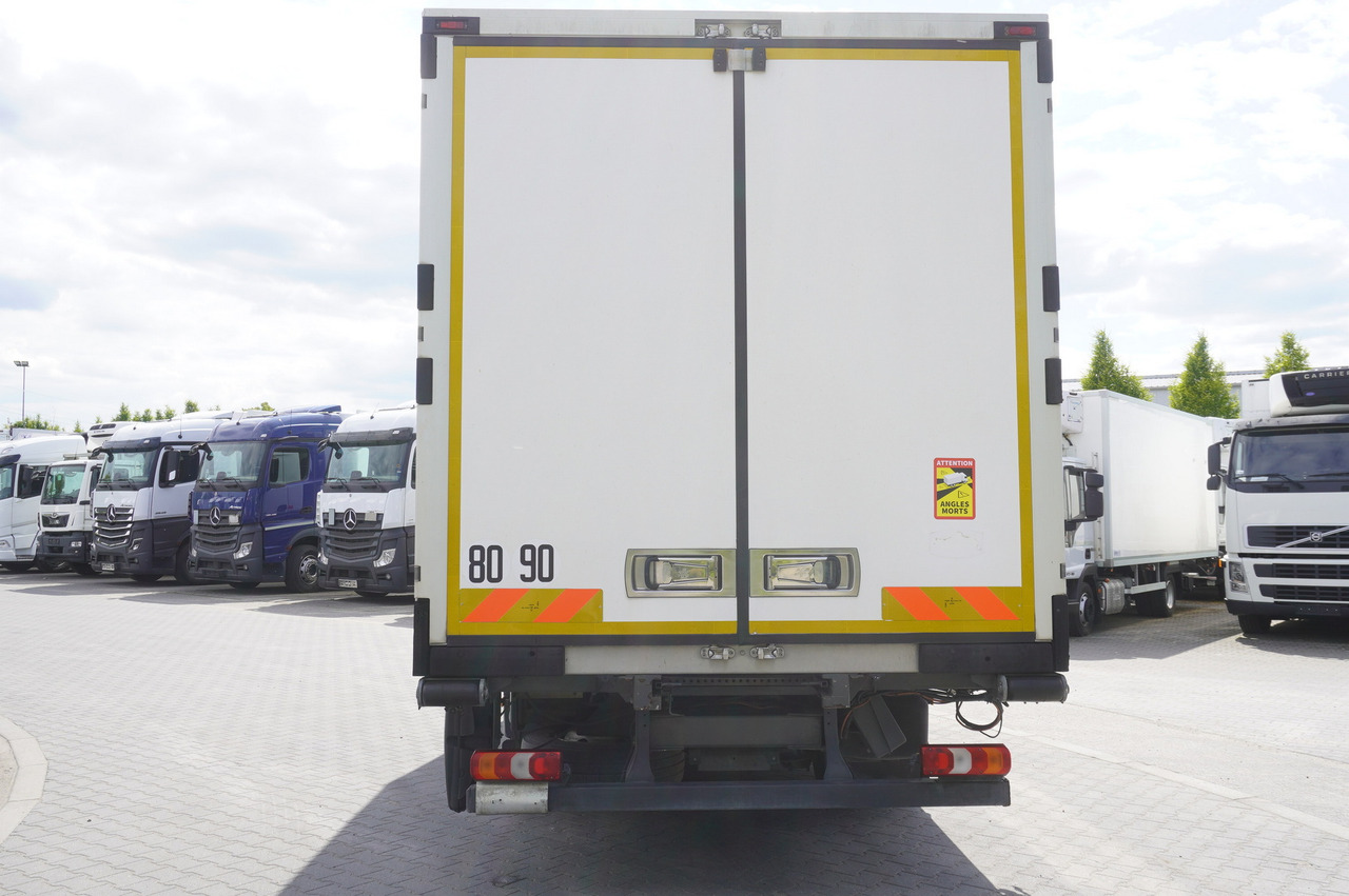 MERCEDES-BENZ Atego 1021 / Lamberet meat hook refrigerator / Carcass elevator 1000 kg / Thermoking T800 R - Camião frigorífico, Camião grua: foto 4 MERCEDES-BENZ Atego 1021 / Lamberet meat hook refrigerator / Carcass elevator 1000 kg / Thermoking T800 R - Camião frigorífico, Camião grua: foto 4