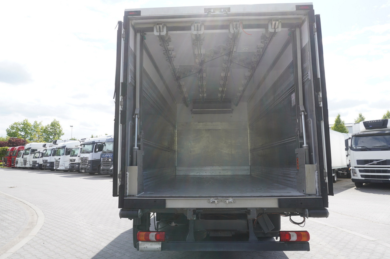MERCEDES-BENZ Atego 1021 / Lamberet meat hook refrigerator / Carcass elevator 1000 kg / Thermoking T800 R - Camião frigorífico, Camião grua: foto 5 MERCEDES-BENZ Atego 1021 / Lamberet meat hook refrigerator / Carcass elevator 1000 kg / Thermoking T800 R - Camião frigorífico, Camião grua: foto 5