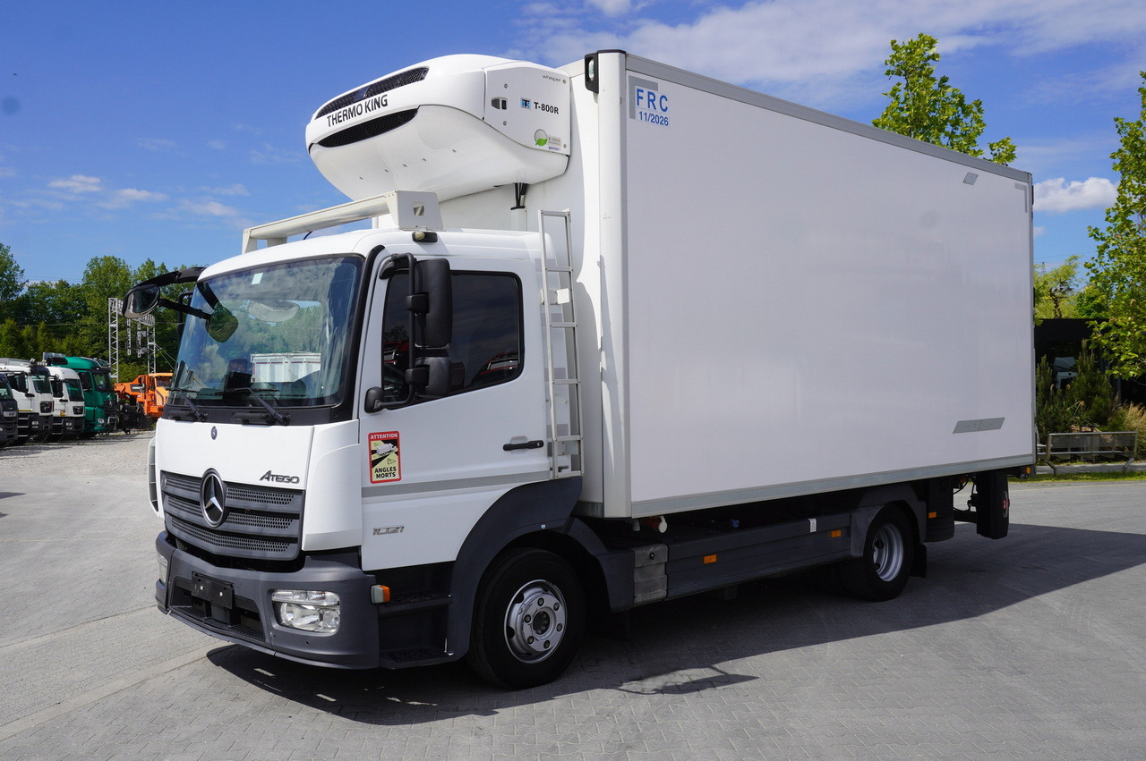MERCEDES-BENZ Atego 1021 / Lamberet meat hook refrigerator / Carcass elevator 1000 kg / Thermoking T800 R - Camião frigorífico, Camião grua: foto 2 MERCEDES-BENZ Atego 1021 / Lamberet meat hook refrigerator / Carcass elevator 1000 kg / Thermoking T800 R - Camião frigorífico, Camião grua: foto 2