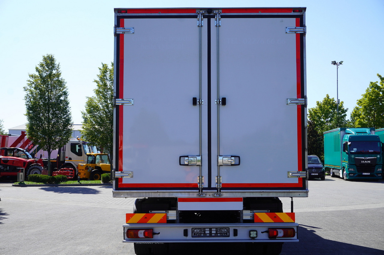 MERCEDES-BENZ Atego 1223 / Bitemperature Refrigerator 12 EPAL / Full ADR / Sleeper cab / 175 tho. km - Camião frigorífico: foto 4 MERCEDES-BENZ Atego 1223 / Bitemperature Refrigerator 12 EPAL / Full ADR / Sleeper cab / 175 tho. km - Camião frigorífico: foto 4