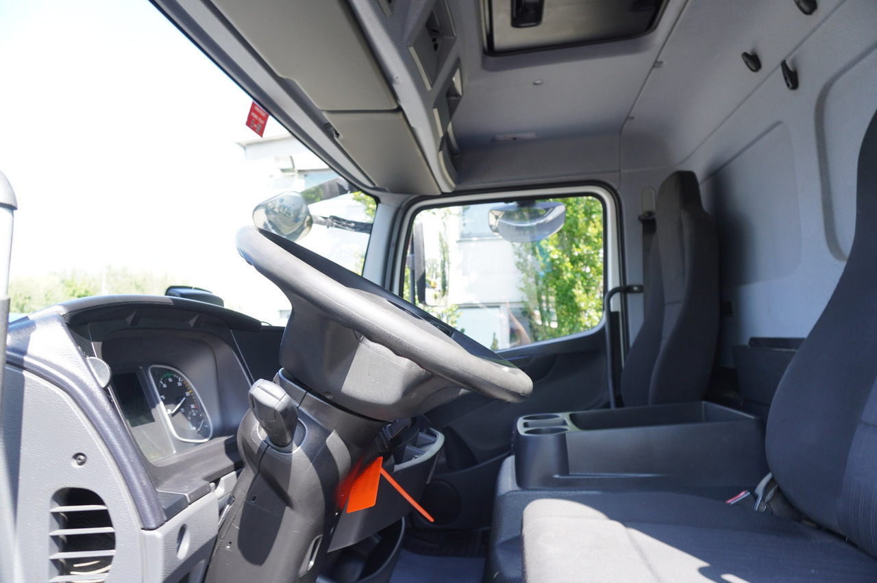 Camião furgão MERCEDES-BENZ Atego 1318 E6 / 20 pallet container / lift / 90 thousand km !!!: foto 11