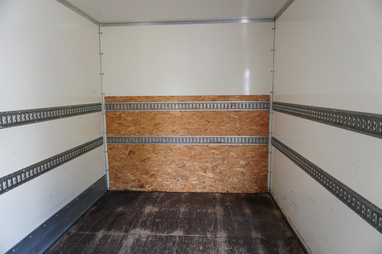 Camião furgão MERCEDES-BENZ Atego 1318 E6 / 20 pallet container / lift / 90 thousand km !!!: foto 9