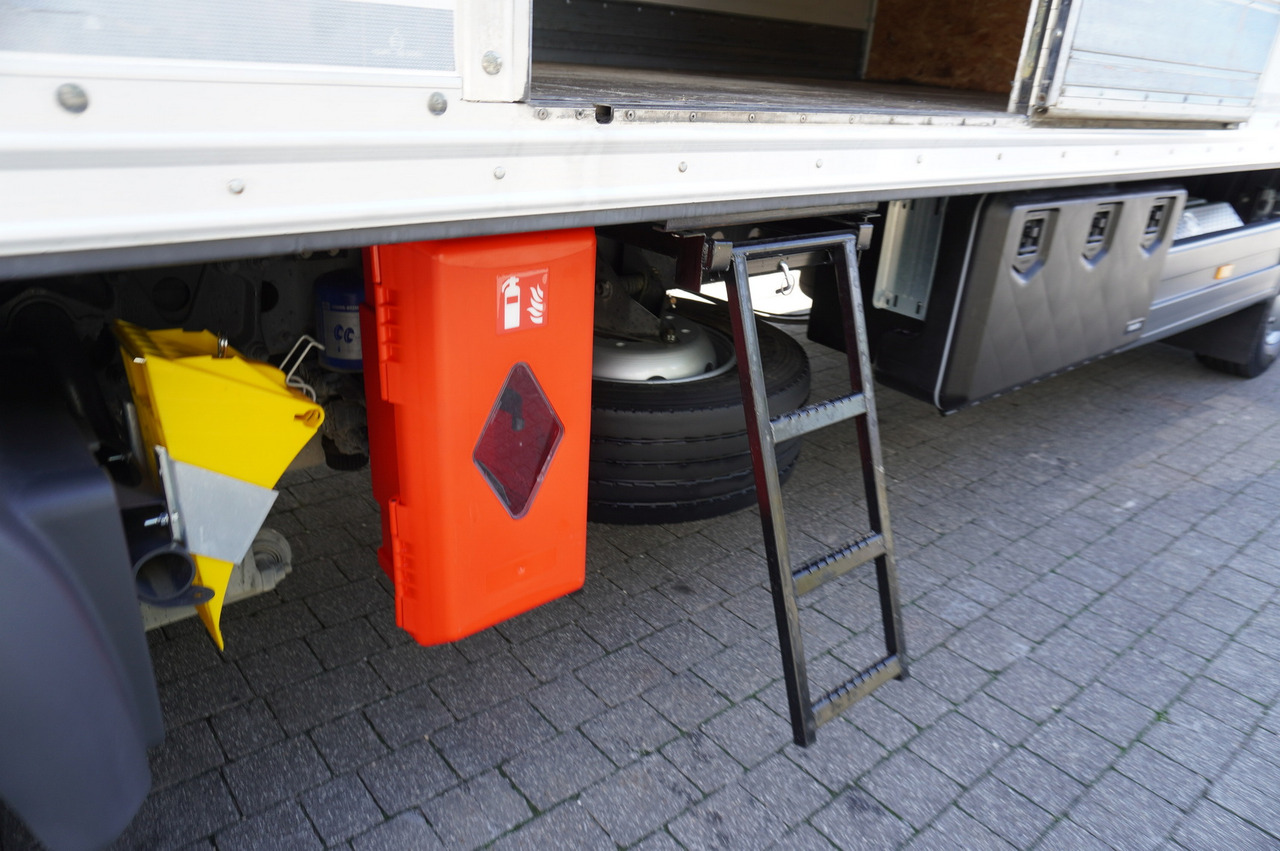 Camião furgão MERCEDES-BENZ Atego 1318 E6 / 20 pallet container / lift / 90 thousand km !!!: foto 22