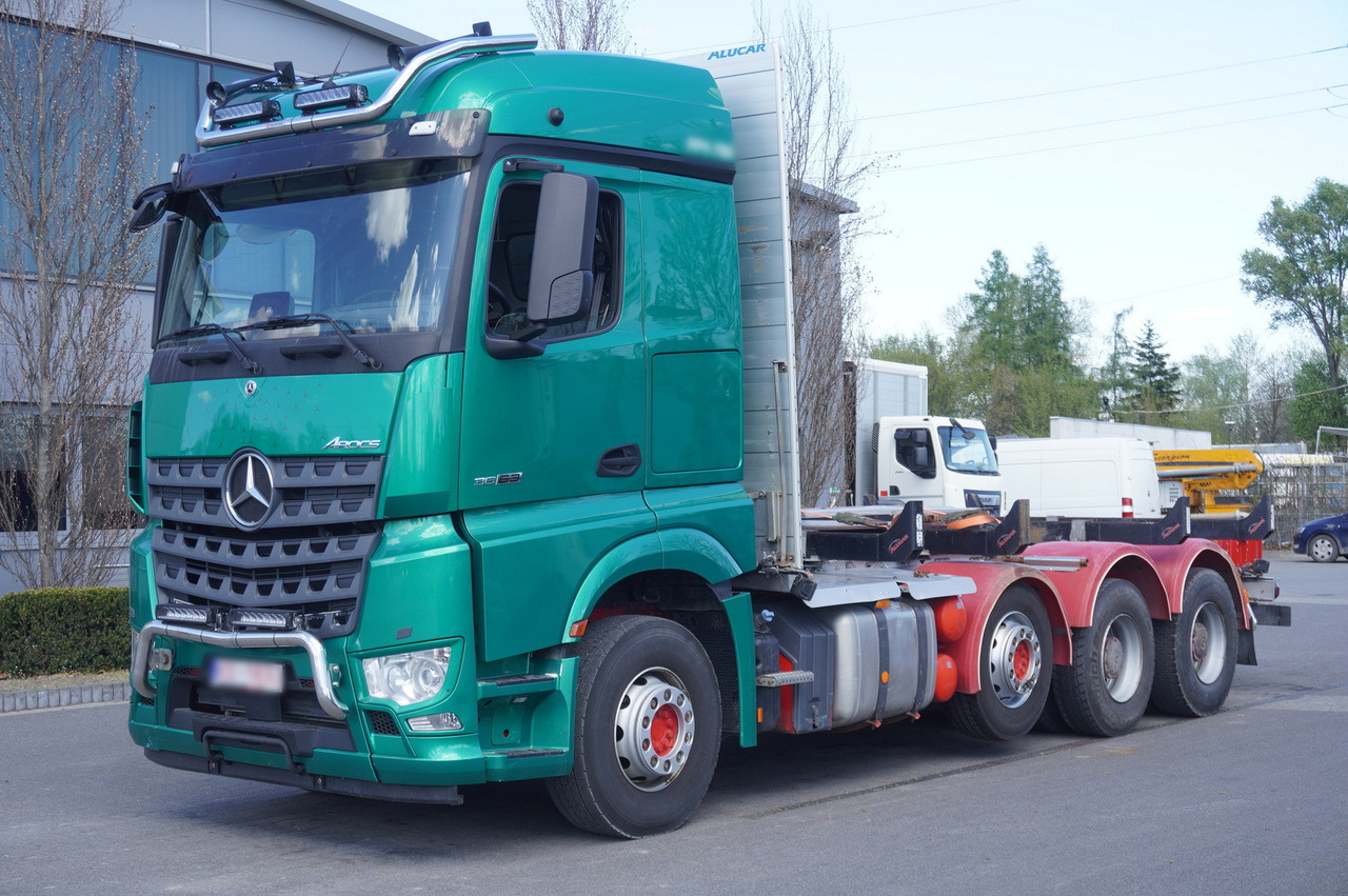 Mercedes-Benz Arocs 3563 8 × 4 / 630 HP / steered axle / Logging superstructure - Camião de transporte de madeira: foto 3 Mercedes-Benz Arocs 3563 8 × 4 / 630 HP / steered axle / Logging superstructure - Camião de transporte de madeira: foto 3