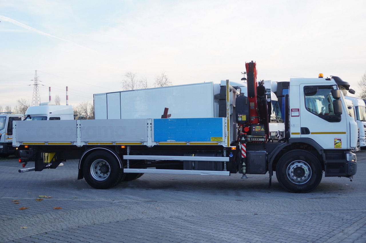 RENAULT C280 DTI 8 / FASSI crane 5.6 T / range 8 m / Flatbed 15 EPAL - Camião grua: foto 4 RENAULT C280 DTI 8 / FASSI crane 5.6 T / range 8 m / Flatbed 15 EPAL - Camião grua: foto 4