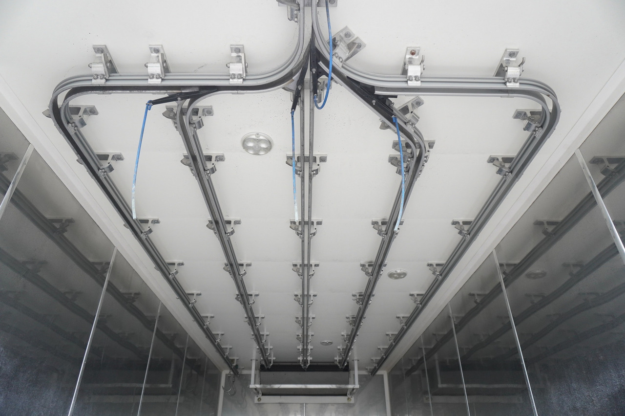 Camião frigorífico para transporte de carne RENAULT D13 / 140 tho km !!! / Meat hook refrigerator / Thermoking T800R / 2 units: foto 12