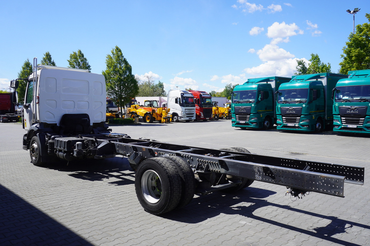 RENAULT D16 / frame 7.3 m / Differential lock / 3 units - Camião chassi: foto 4 RENAULT D16 / frame 7.3 m / Differential lock / 3 units - Camião chassi: foto 4