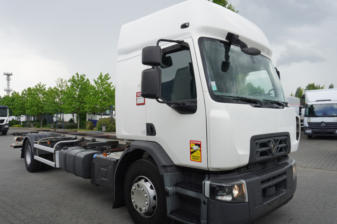 RENAULT D19 Wide Glob / BDF / load capacity 11t / 280 thousand km / tail lift - Camião chassi: foto 1 RENAULT D19 Wide Glob / BDF / load capacity 11t / 280 thousand km / tail lift - Camião chassi: foto 1