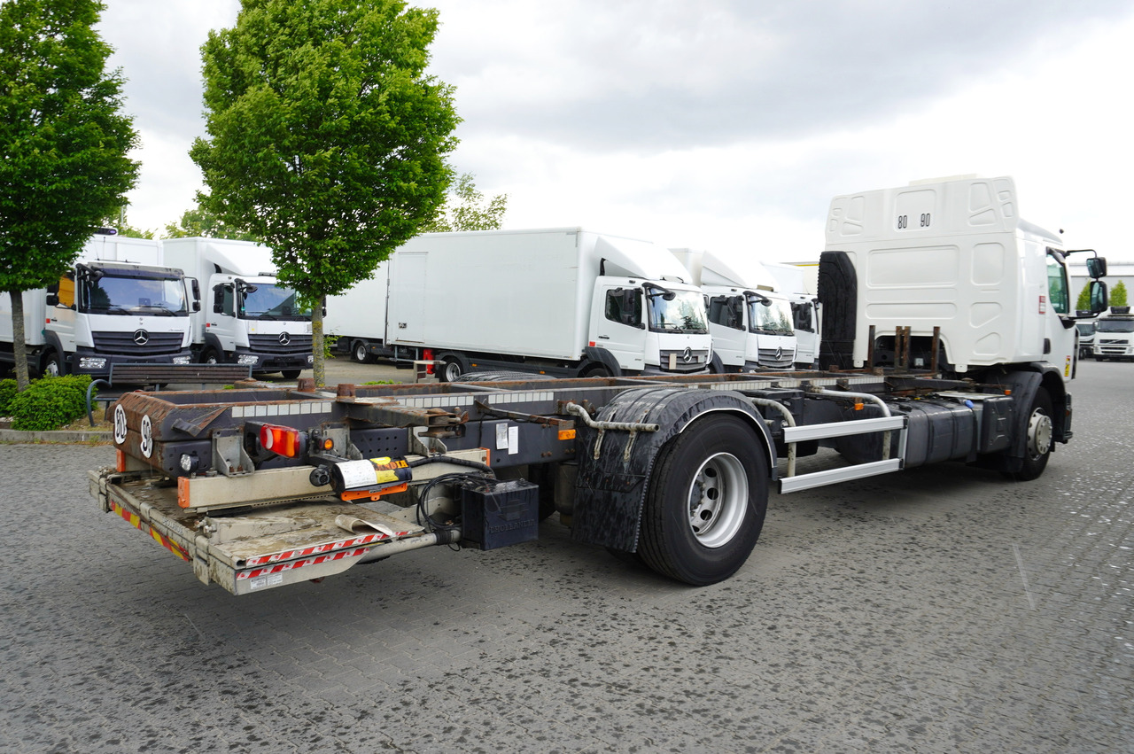 RENAULT D19 Wide Glob / BDF / load capacity 11t / 280 thousand km / tail lift - Camião chassi: foto 5 RENAULT D19 Wide Glob / BDF / load capacity 11t / 280 thousand km / tail lift - Camião chassi: foto 5