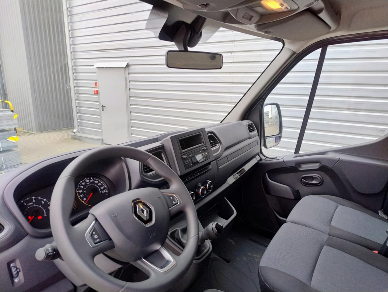 RENAULT Master / BRAND NEW Box van - Carrinha de contentor: foto 3 RENAULT Master / BRAND NEW Box van - Carrinha de contentor: foto 3