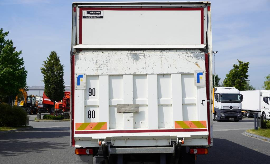 RENAULT Renault D12 E6 / Container 18 pallets / Lift - Camião furgão: foto 4 RENAULT Renault D12 E6 / Container 18 pallets / Lift - Camião furgão: foto 4
