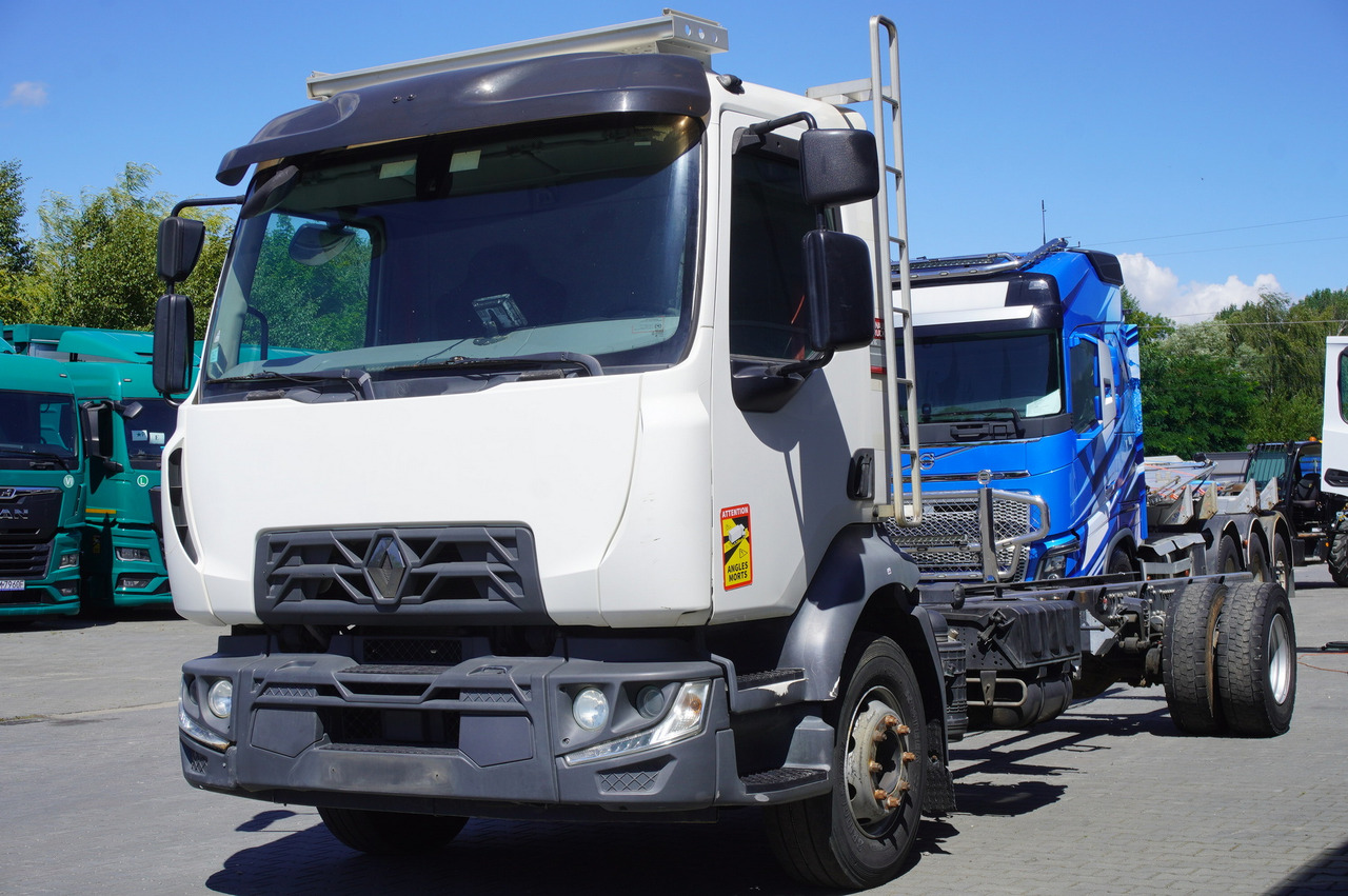 RENAULT Renault D16 / frame 7.3 m / Differential lock / 3 units - Camião transportador de contêineres/ Caixa móvel: foto 3 RENAULT Renault D16 / frame 7.3 m / Differential lock / 3 units - Camião transportador de contêineres/ Caixa móvel: foto 3