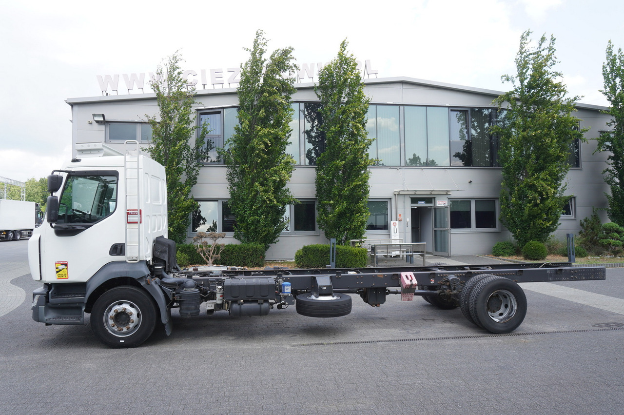 RENAULT Renault D16 / frame 7.5 m / differential lock / 3 units - Camião transportador de contêineres/ Caixa móvel: foto 3 RENAULT Renault D16 / frame 7.5 m / differential lock / 3 units - Camião transportador de contêineres/ Caixa móvel: foto 3