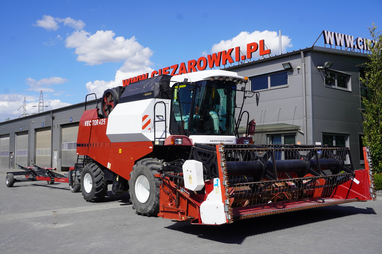 ROSTSELMASH VECTOR 425 RSM-101 grain harvester + Header 5 m + rapeseed harvesting extension / 2300 MTH - Ceifeira debulhadora: foto 3 ROSTSELMASH VECTOR 425 RSM-101 grain harvester + Header 5 m + rapeseed harvesting extension / 2300 MTH - Ceifeira debulhadora: foto 3