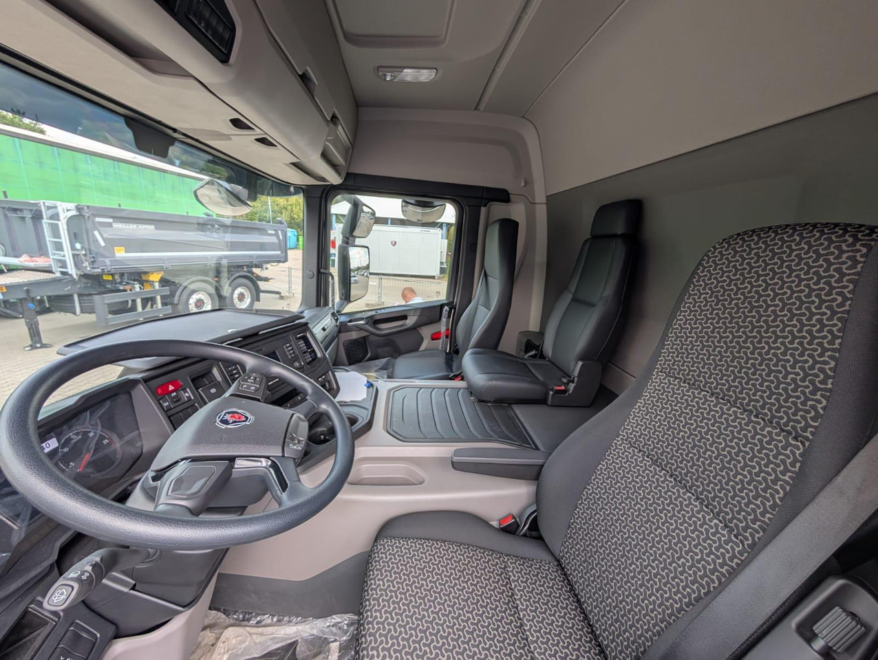 SCANIA P 340 B6x2*4NA / chassis frame / steering axle / CNG / large cab / 8 units - Camião chassi: foto 5 SCANIA P 340 B6x2*4NA / chassis frame / steering axle / CNG / large cab / 8 units - Camião chassi: foto 5