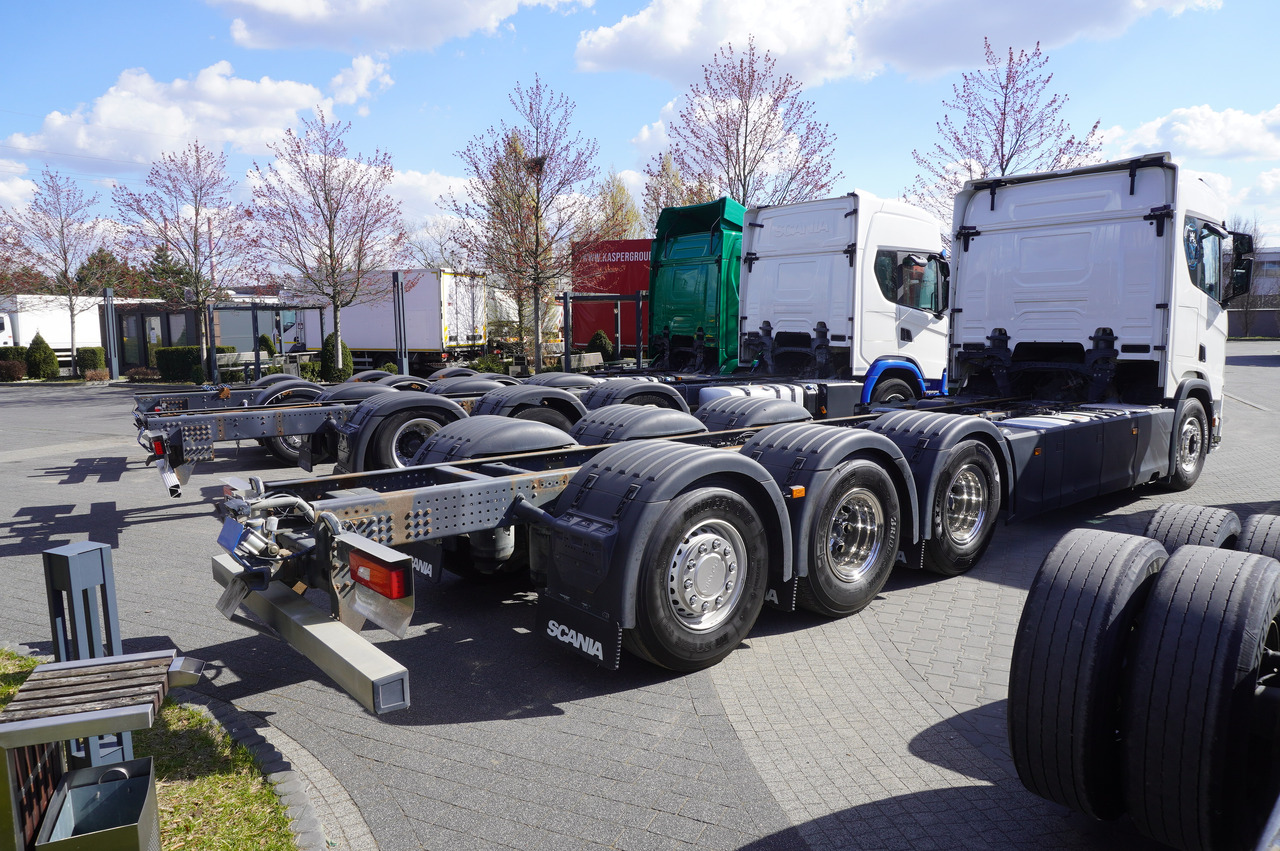 SCANIA R650 V8 / 650 HP/ frame 8.8 m / steered 4th axis / 20 units - Camião grua: foto 5 SCANIA R650 V8 / 650 HP/ frame 8.8 m / steered 4th axis / 20 units - Camião grua: foto 5