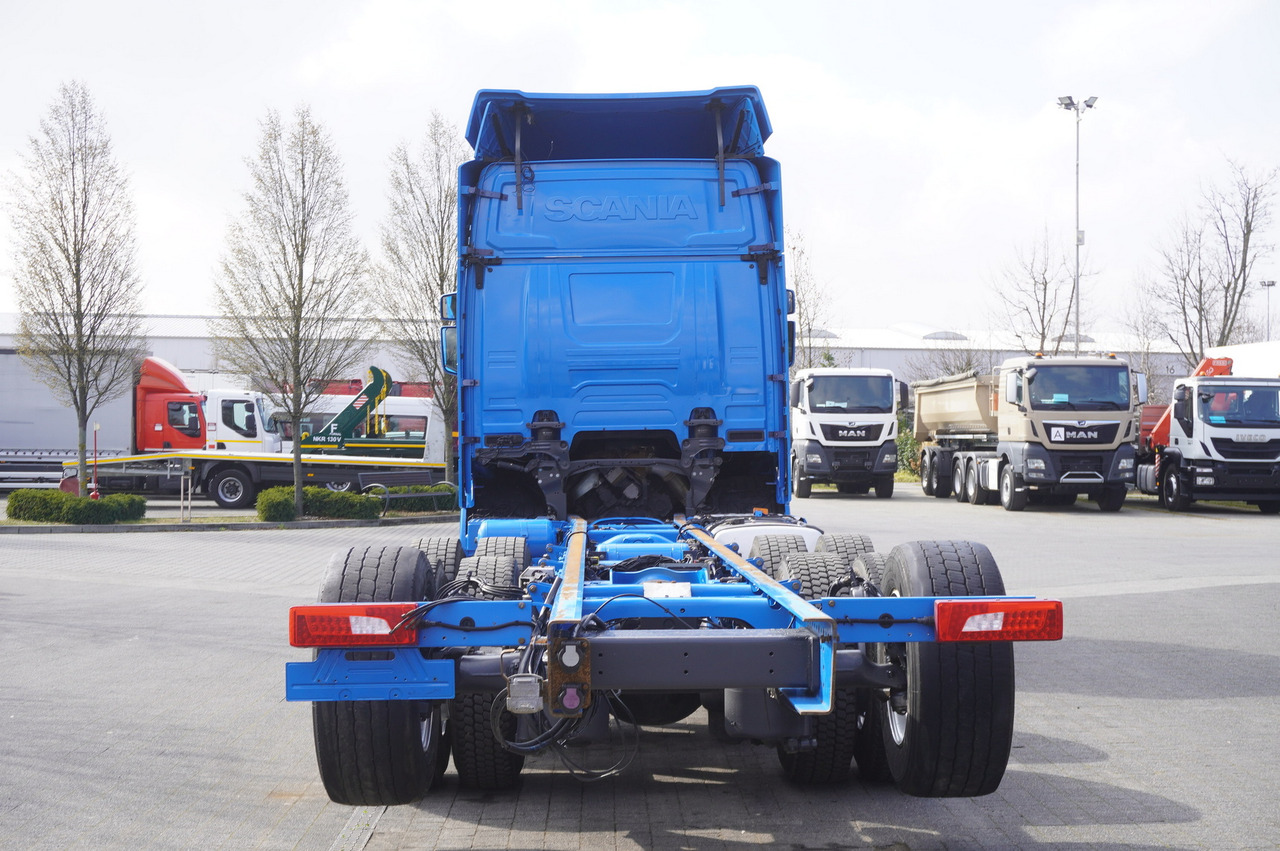 SCANIA R650 V8 / 650 HP/ frame 8.8 m / steered 4th axle - Camião grua: foto 3 SCANIA R650 V8 / 650 HP/ frame 8.8 m / steered 4th axle - Camião grua: foto 3