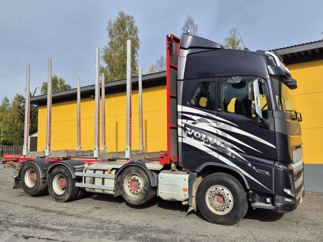 VOLVO FH 750 8x4 / 2 lifted axles / timber truck - Camião de transporte de madeira: foto 3 VOLVO FH 750 8x4 / 2 lifted axles / timber truck - Camião de transporte de madeira: foto 3
