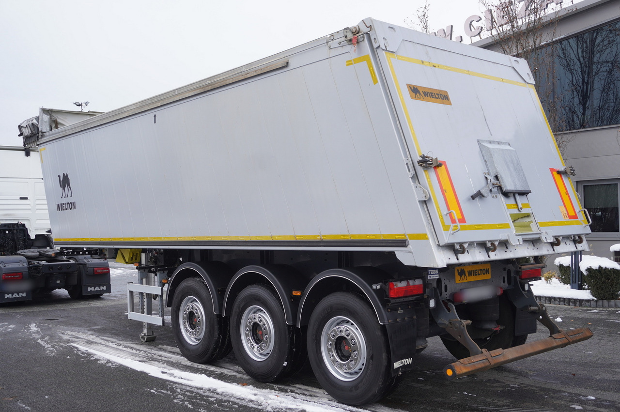 WIELTON NW-3 / weight 6.2 t / capacity 38m3 / Electrically folded roof / Teflon / 20 units, 2022 - Semi-reboque basculante: foto 4 WIELTON NW-3 / weight 6.2 t / capacity 38m3 / Electrically folded roof / Teflon / 20 units, 2022 - Semi-reboque basculante: foto 4