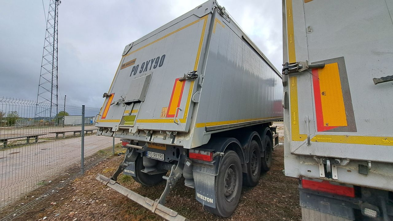 WIELTON NW-3 / weight 6.2 t / capacity 38m3 / Electrically folded roof / Teflon / 20 units, 2022 - Semi-reboque basculante: foto 5 WIELTON NW-3 / weight 6.2 t / capacity 38m3 / Electrically folded roof / Teflon / 20 units, 2022 - Semi-reboque basculante: foto 5