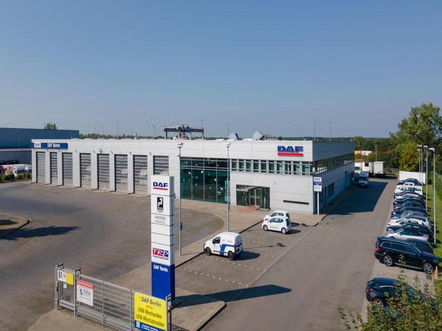 DAF XB 290 FA 16 to. Curtainsider LBW 1.5 AHK - Camião de lona: foto 1 DAF XB 290 FA 16 to. Curtainsider LBW 1.5 AHK - Camião de lona: foto 1