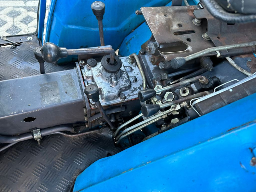 Trator municipal Mitsubishi MT 180 DL Winterdienst und mäherwerk: foto 8