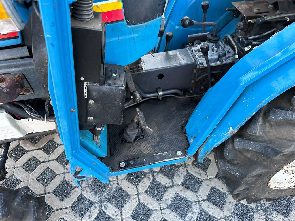 Trator municipal Mitsubishi MT 180 DL Winterdienst und mäherwerk: foto 11
