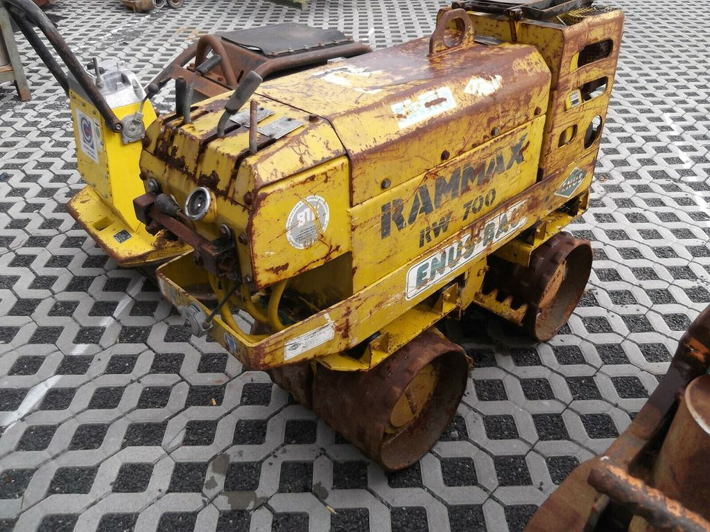 Rammax RW 700 - Compactador pequeno de asfalto: foto 1 Rammax RW 700 - Compactador pequeno de asfalto: foto 1