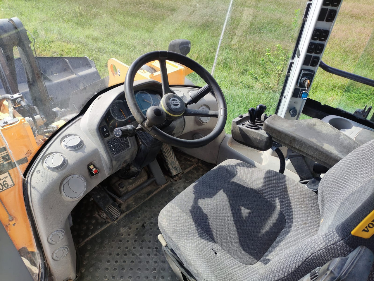 VOLVO L110H - Pá carregadora de rodas: foto 5 VOLVO L110H - Pá carregadora de rodas: foto 5