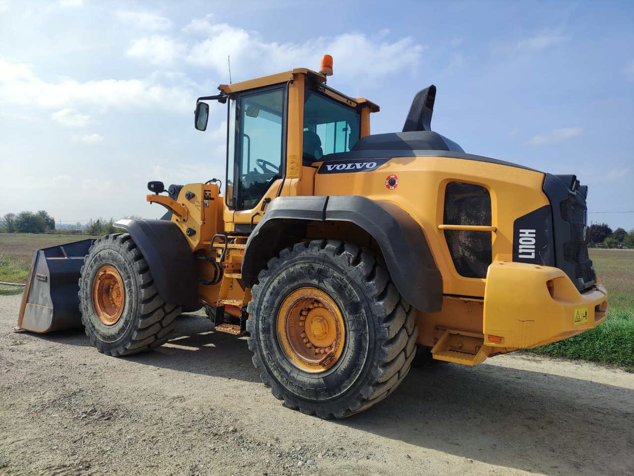 VOLVO L110H - Pá carregadora de rodas: foto 2 VOLVO L110H - Pá carregadora de rodas: foto 2