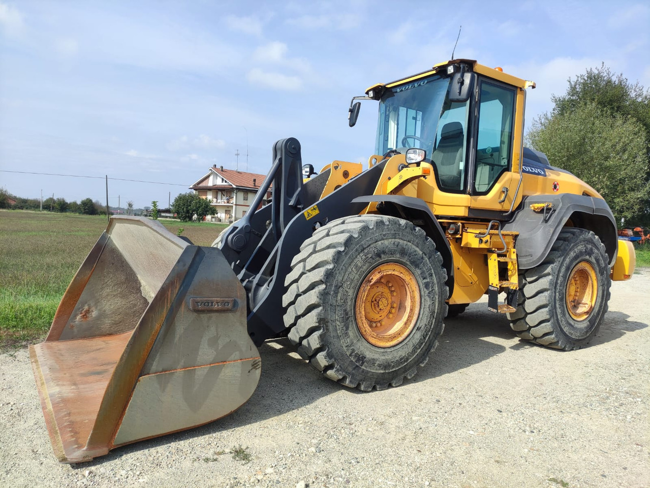 VOLVO L110H - Pá carregadora de rodas: foto 1 VOLVO L110H - Pá carregadora de rodas: foto 1