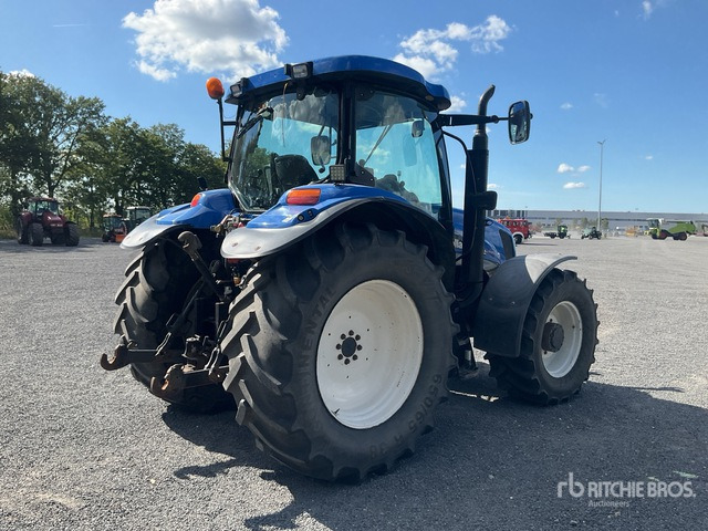 2004 New Holland TS135 A 4WD Tractor - Trator: foto 4 2004 New Holland TS135 A 4WD Tractor - Trator: foto 4