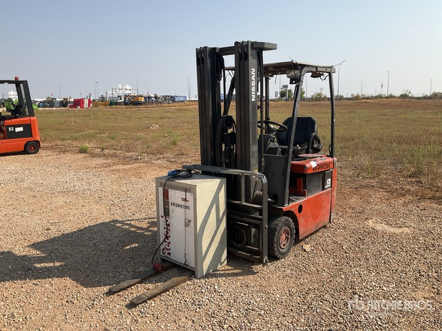 2002 Nissan SN01L13HQ (Inoperable) Electric Forklift - Empilhador elétrico: foto 1 2002 Nissan SN01L13HQ (Inoperable) Electric Forklift - Empilhador elétrico: foto 1