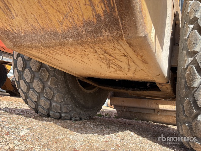 2004 Cat CS-663E Smooth Drum Compactor - Compactador: foto 5 2004 Cat CS-663E Smooth Drum Compactor - Compactador: foto 5